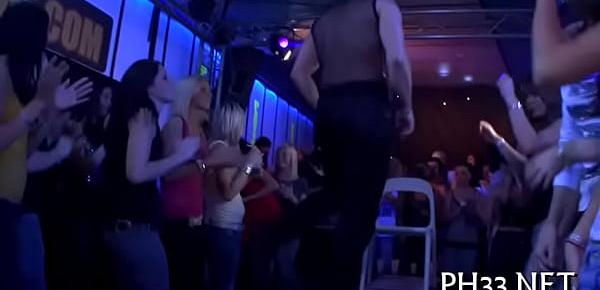  Group-sex wild patty at night club